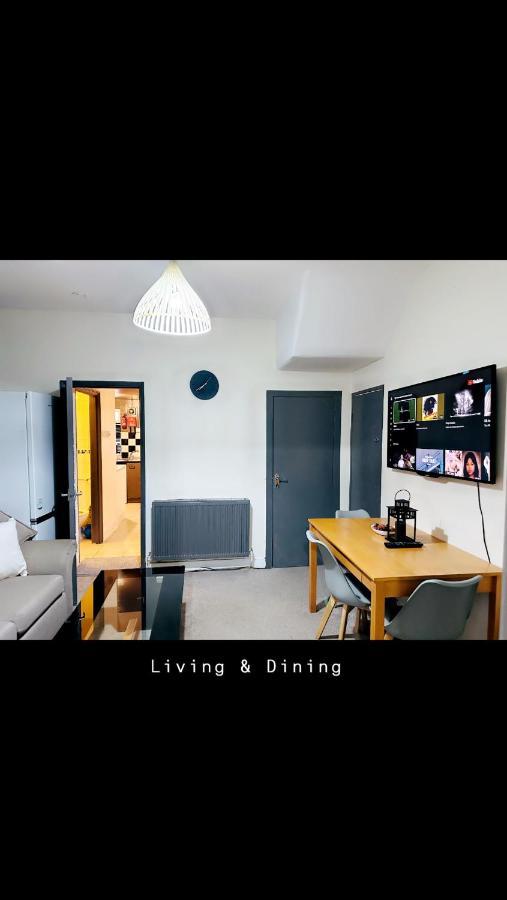 2 Bedroom Double Bed In East Londres Exterior foto
